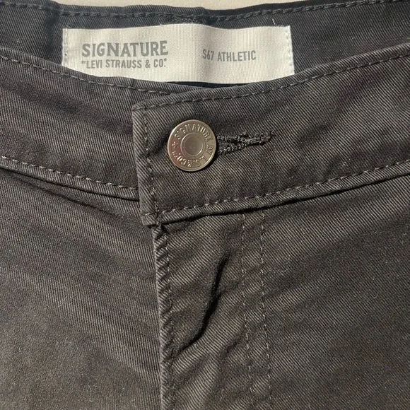 Levis Signature S67 Jeans Mens Black 30x32 Athletic Straight Leg
Zipper Pocket - Picture 4 of 10